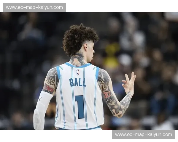 紫金荣耀碰撞夏洛特青春风暴：湖人vs黄蜂直播，这一战谁能主宰深夜的激情？